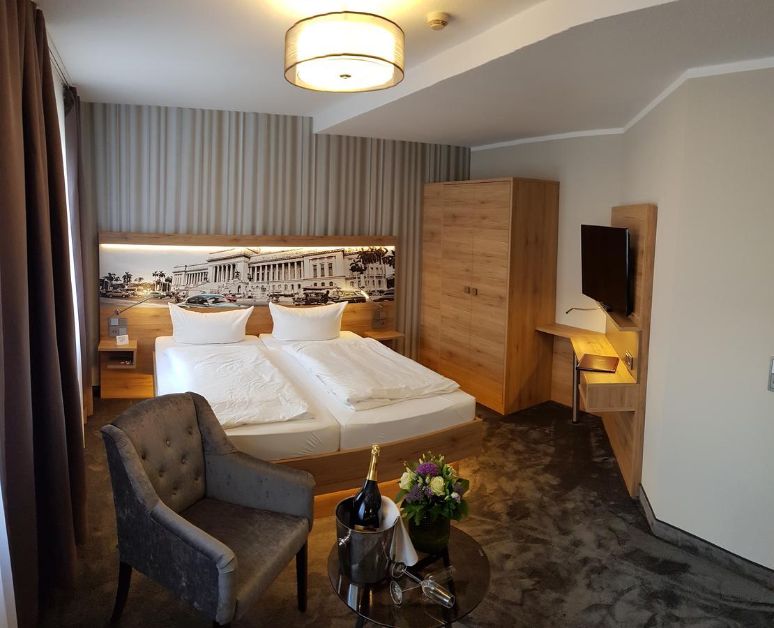 Hotel Schwarzer Adler Stendal Buitenkant foto