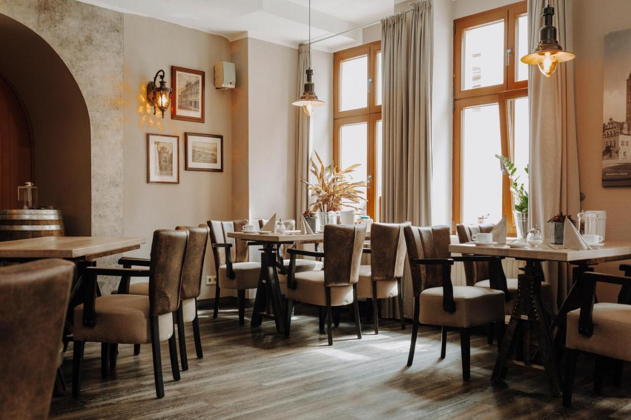 Hotel Schwarzer Adler Stendal Buitenkant foto