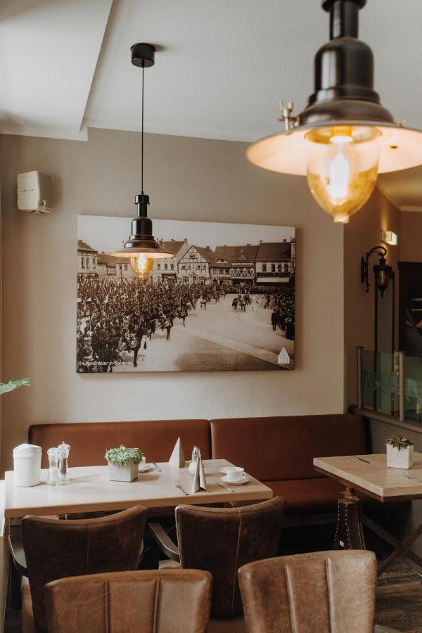 Hotel Schwarzer Adler Stendal Buitenkant foto